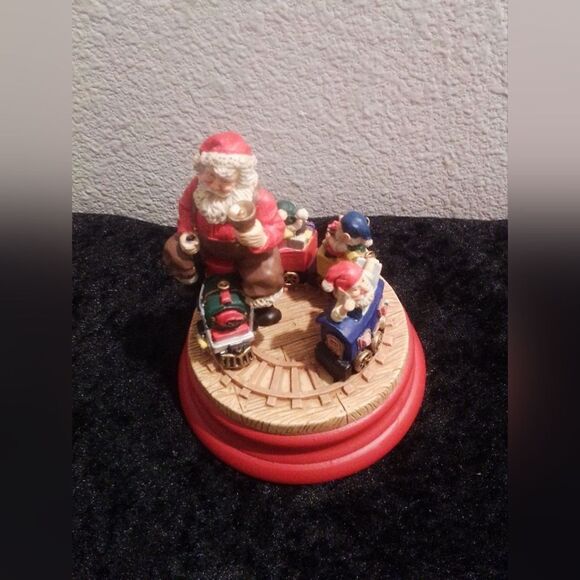 Dept 56 Santa & Elves Train Ride Christmas Figurine - Brand New” - Picture 3 of 4